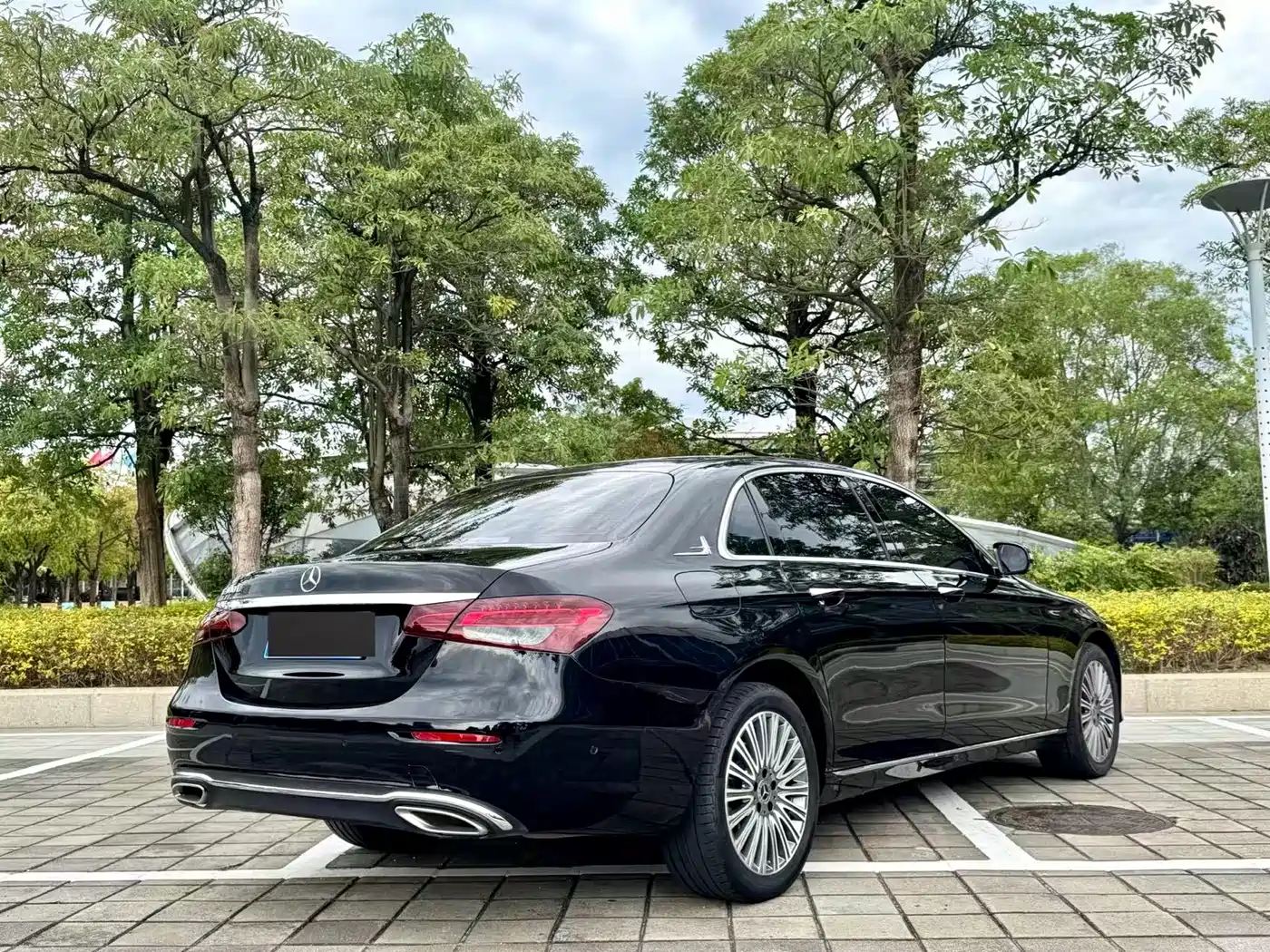 Mercedes-Benz E-Class 2023 E 300 L Fashion фото 8