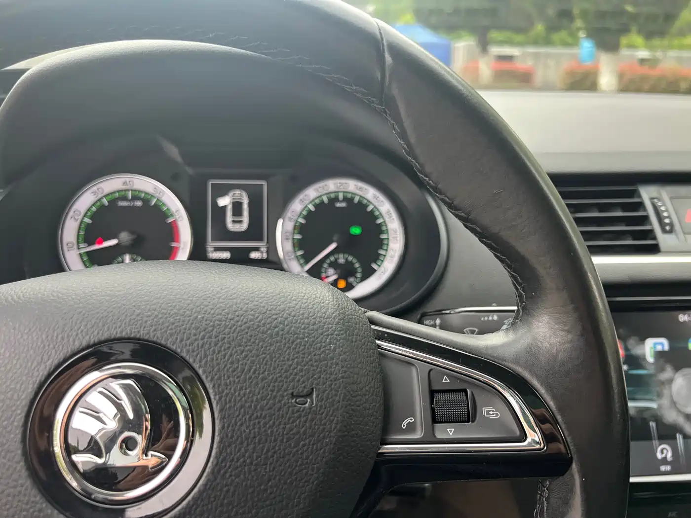 Škoda Octavia 2018 Model Wagon TSI280 DSG Luxury Edition фото 9