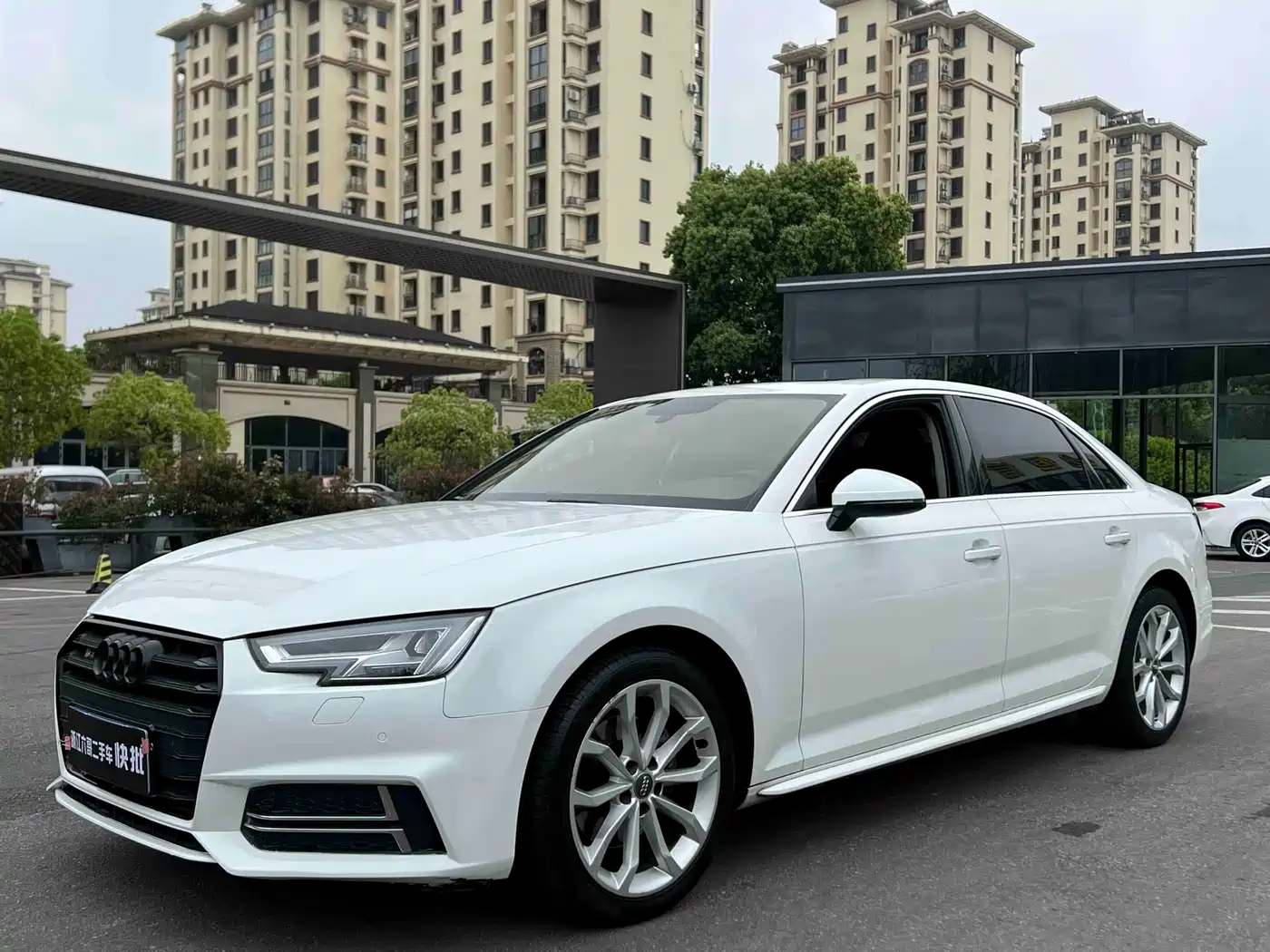 Audi A4L 2018 30th Anniversary 40 TFSI Fashion