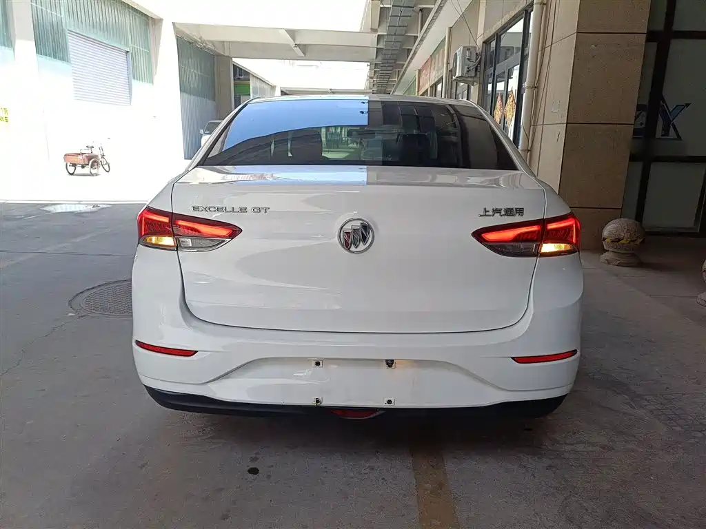 Buick Excelle 2021 Facelift Exemplar 1.5L Auto Progressive фото 6