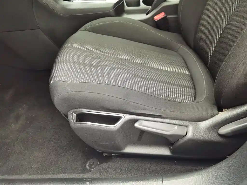 Peugeot 308S 2015 1.2T Auto Dynamic Edition фото 20