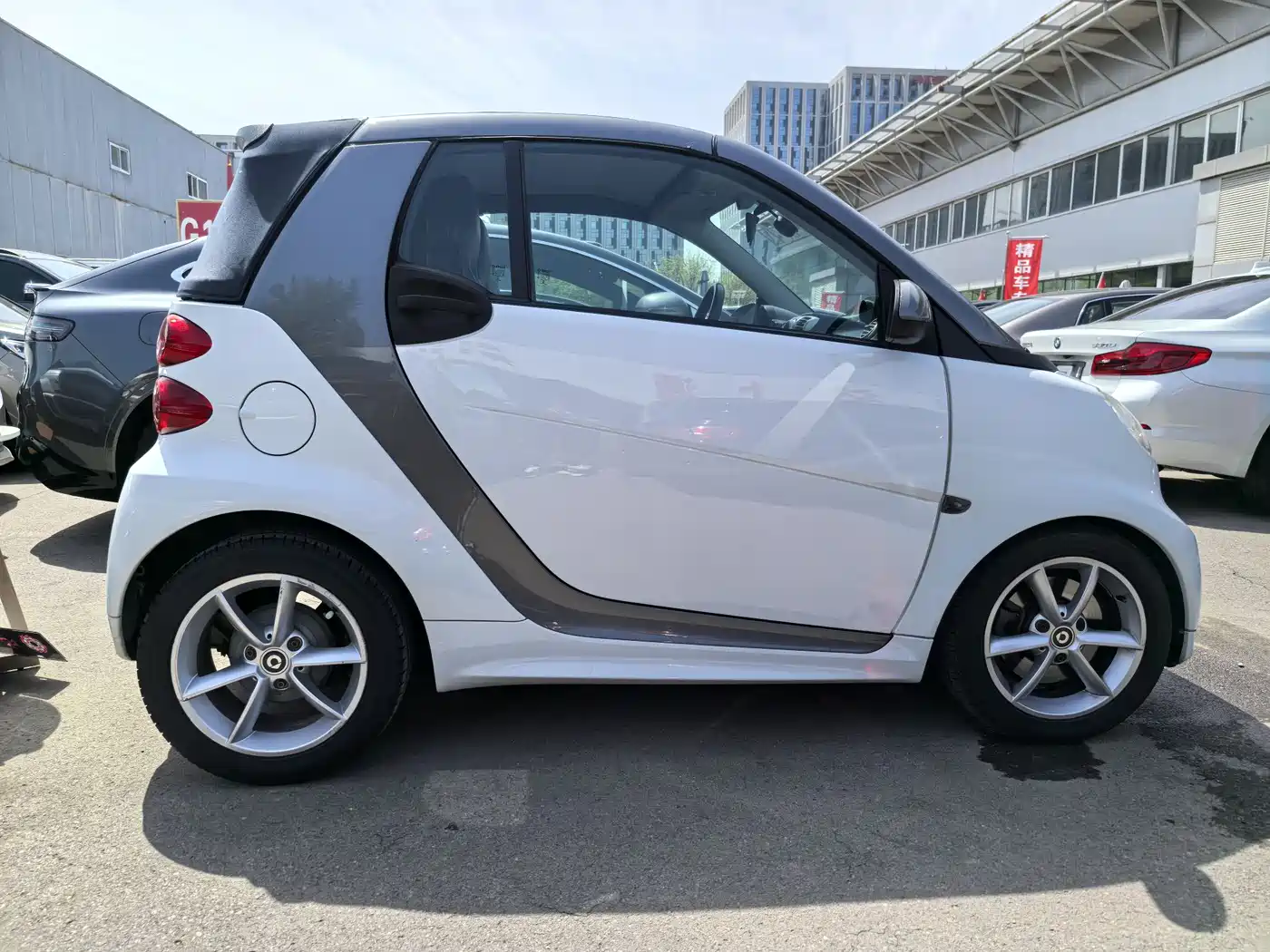 smart fortwo 2015 2014 1.0T Convertible BoConcept Special Edition