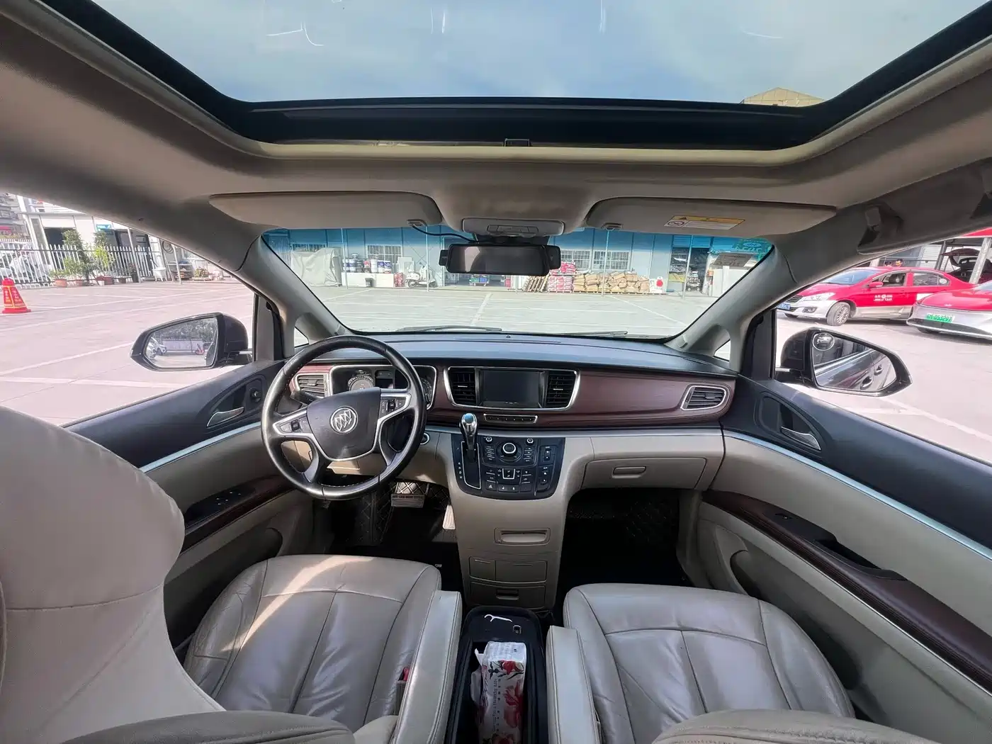 Buick GL8 2015 2.4L Luxury Business Exclusive Edition фото 9