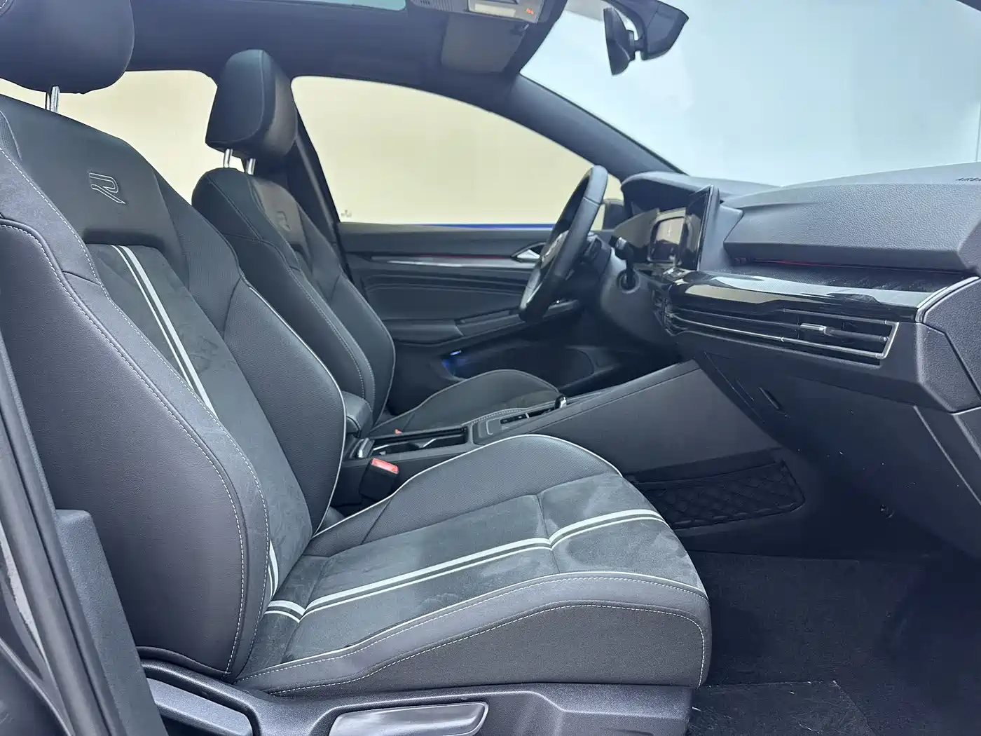 Volkswagen Golf 2021 280TSI DSG R-Line фото 8