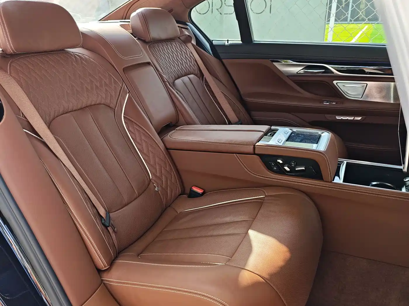 BMW 7 Series 2017 750Li xDrive Customized Edition (4-Seater) фото 15