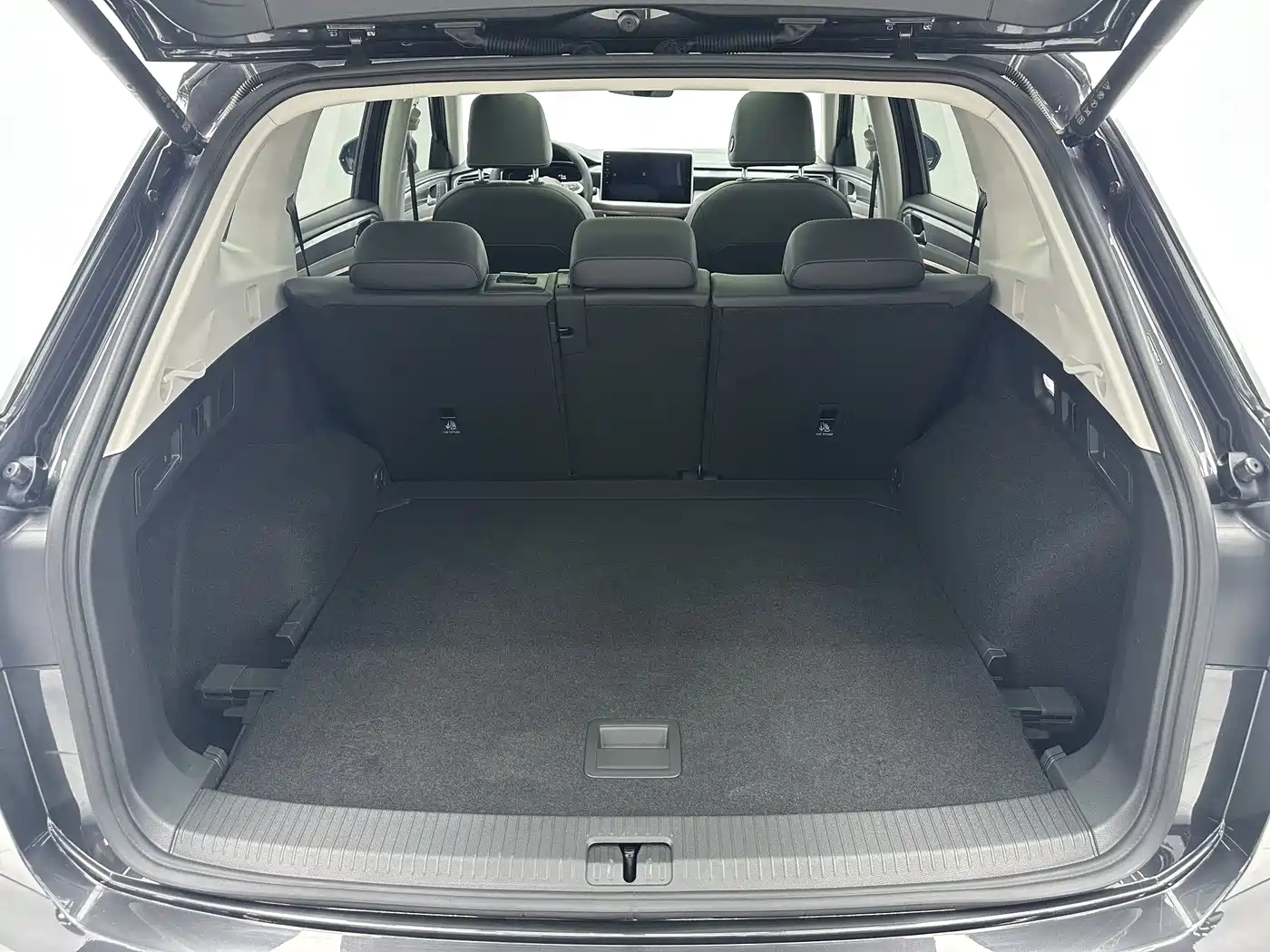 Volkswagen Tayron 2023 280TSI 2WD Luxury Plus Advanced Edition фото 17