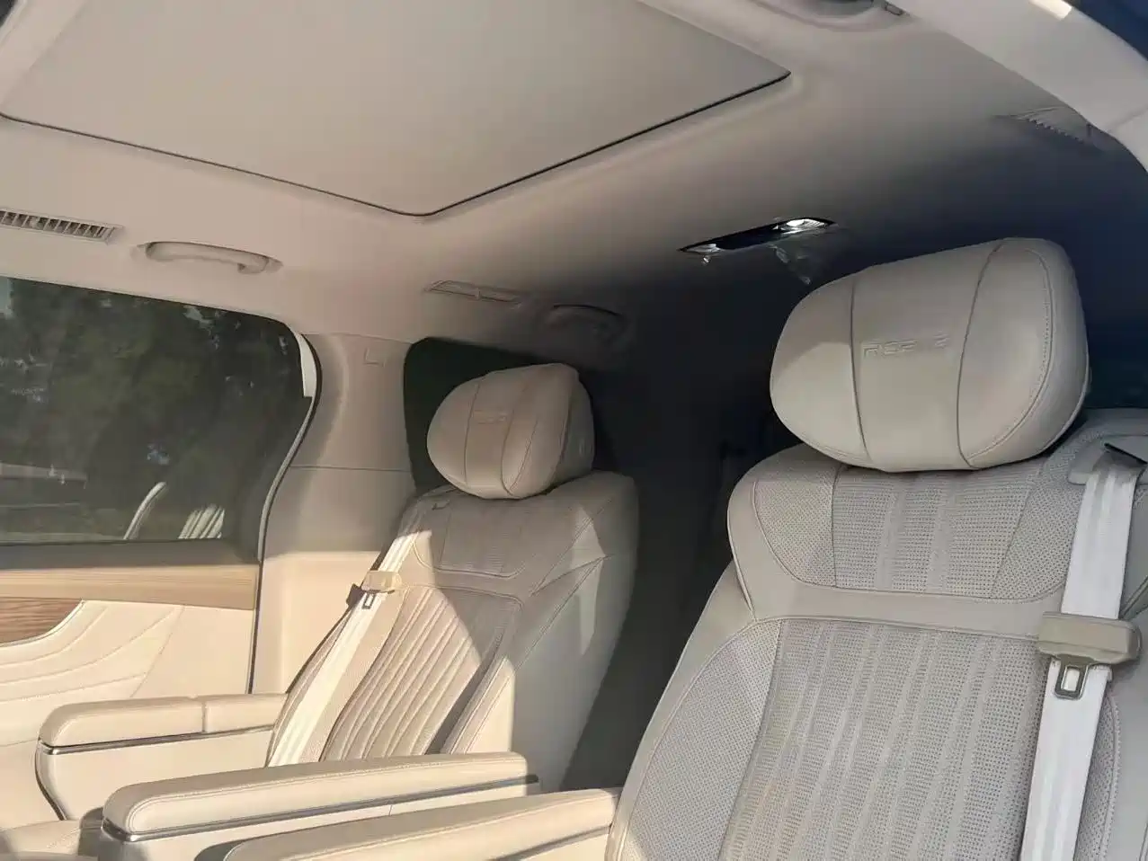 Roewe iMAX8 2024 2023 400TGI Cross Edition