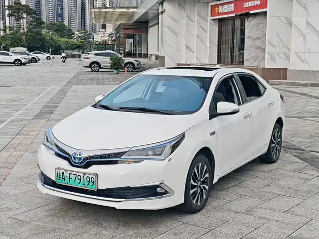 Toyota Corolla Twin Engine E+ 2019 1.8L E-CVT Leading Edition