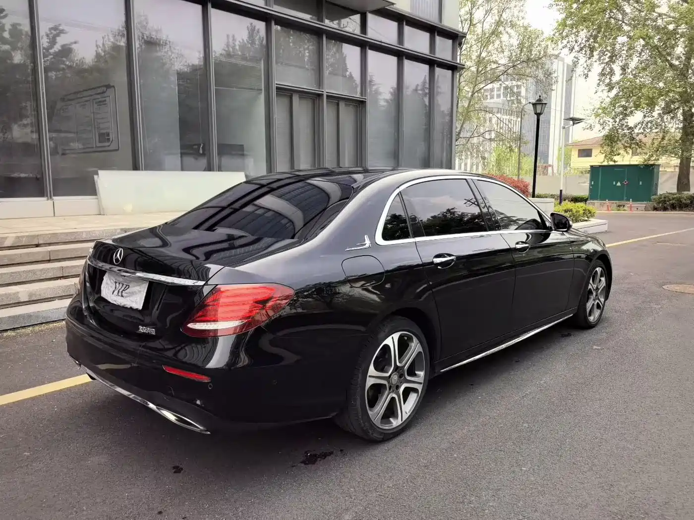Mercedes-Benz E-Class 2016 E 300 L Sport Fashion Type фото 3