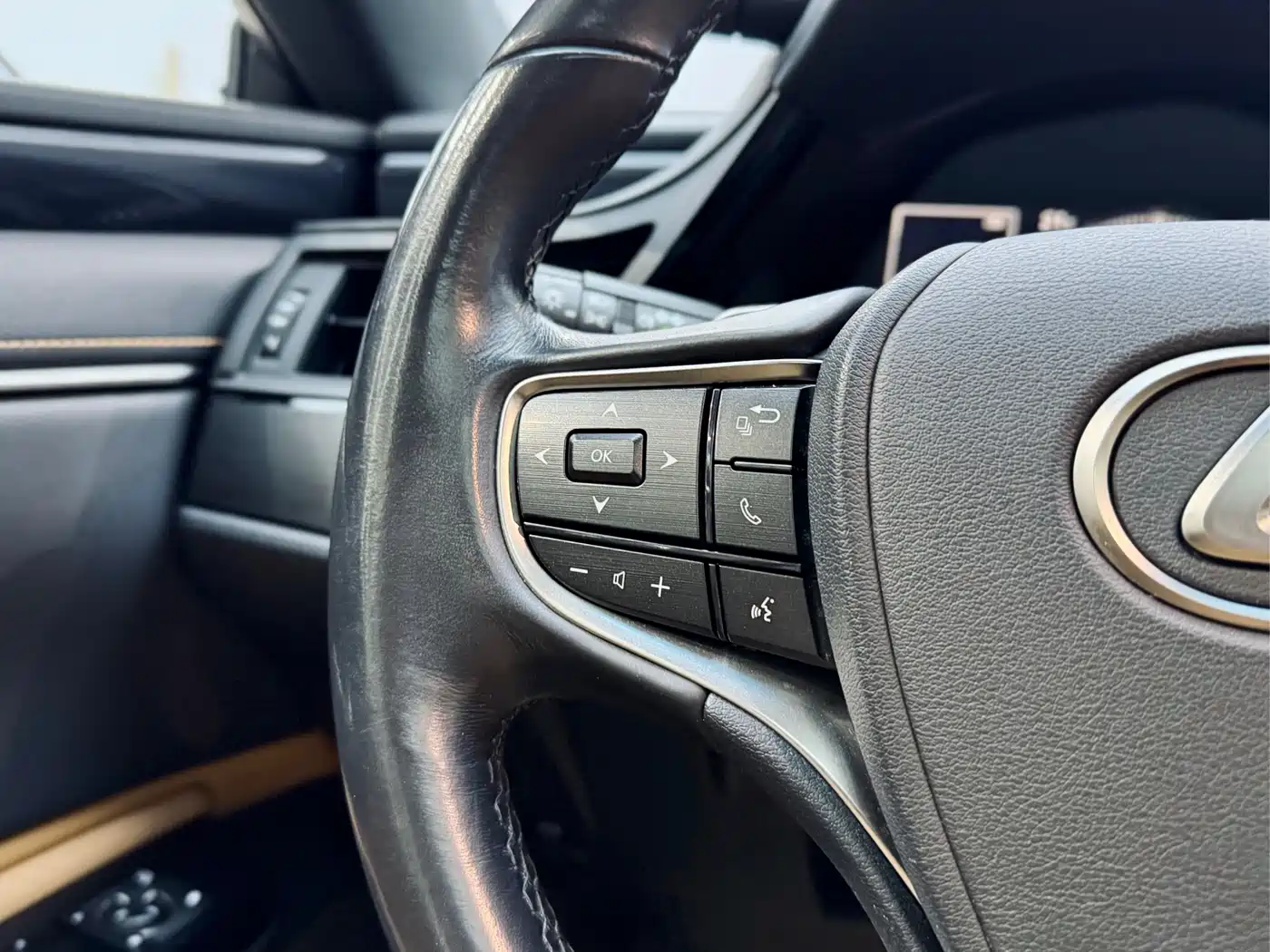 Lexus ES 2021 260 Excellence Edition фото 21
