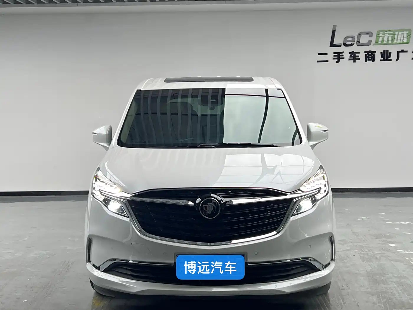 Buick GL8 2021 ES Landlord 653T Premium фото 2