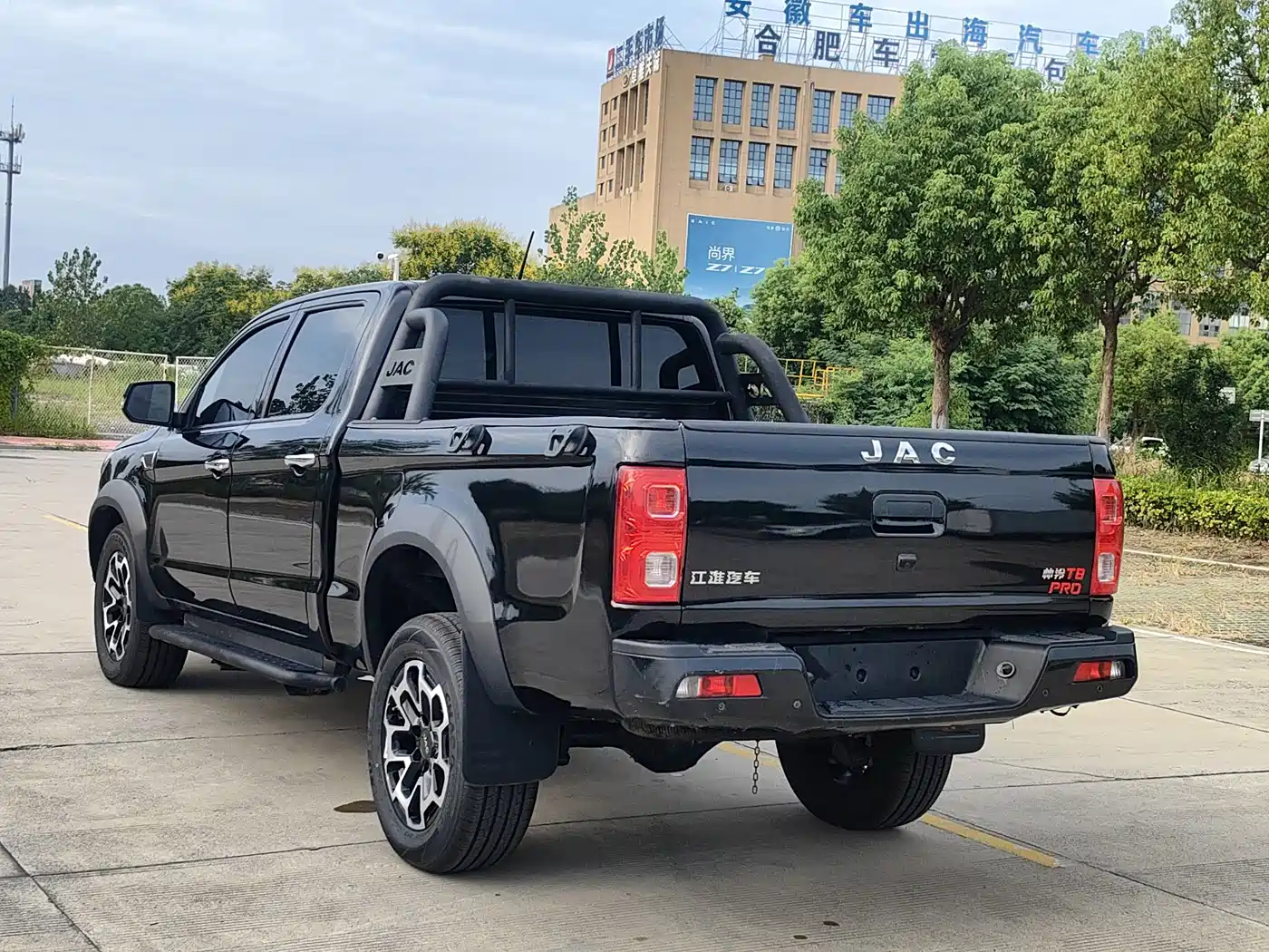 JAC JAC T8 2023 2023 2.0T PRO Automatic Diesel 2WD Sharp Edition Extended Cab