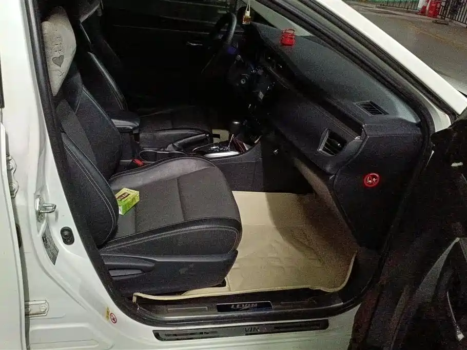 Toyota Levin 2014 1.6G-L CVT Premium Edition фото 8
