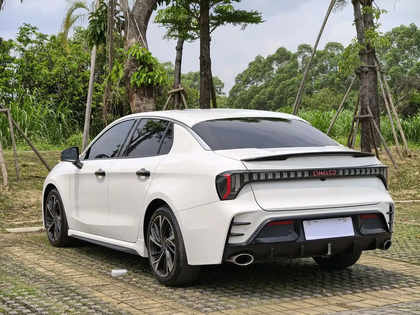 Lynk & Co 03 2023 1.5TD DCT Power Pro фото 5