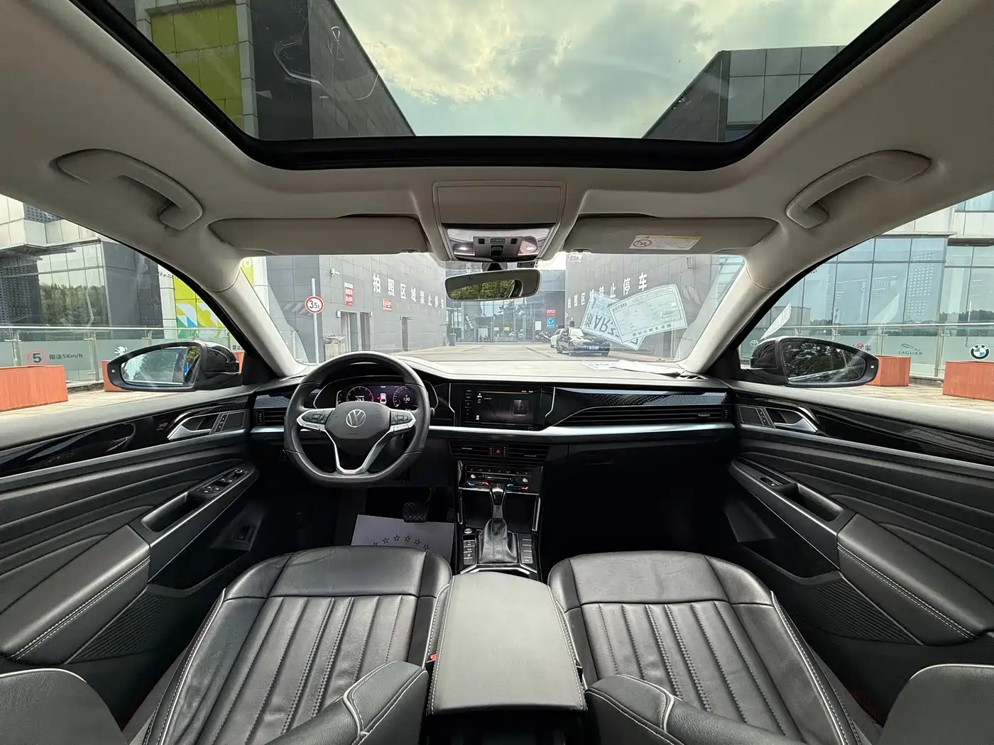 Volkswagen Passat 2022 330TSI Elite Edition фото 6