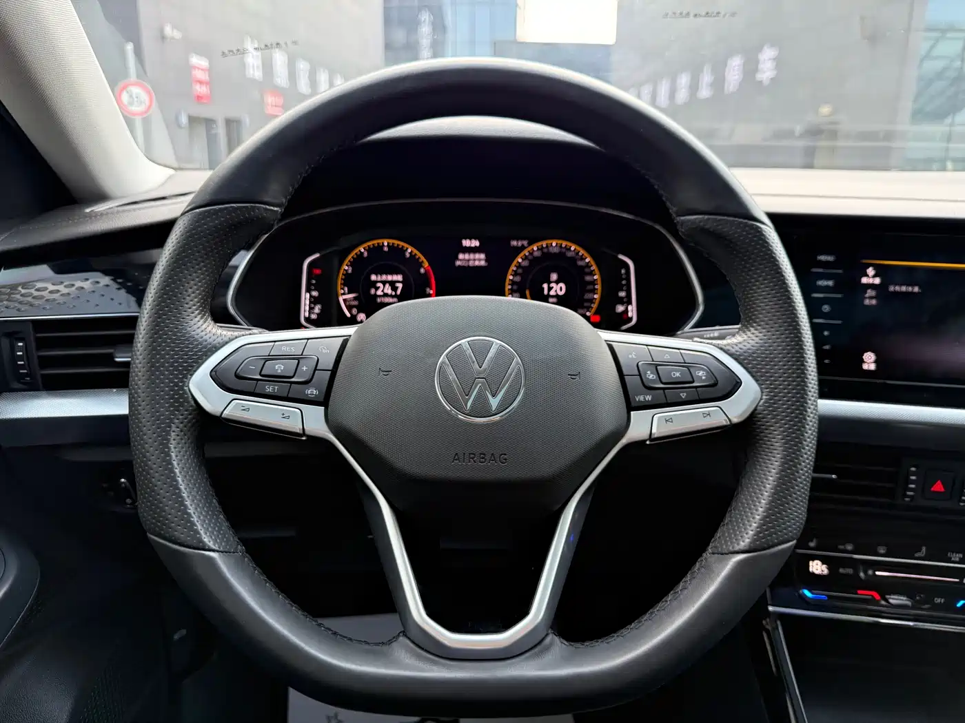 Volkswagen Passat 2022 330TSI Elite Edition фото 10