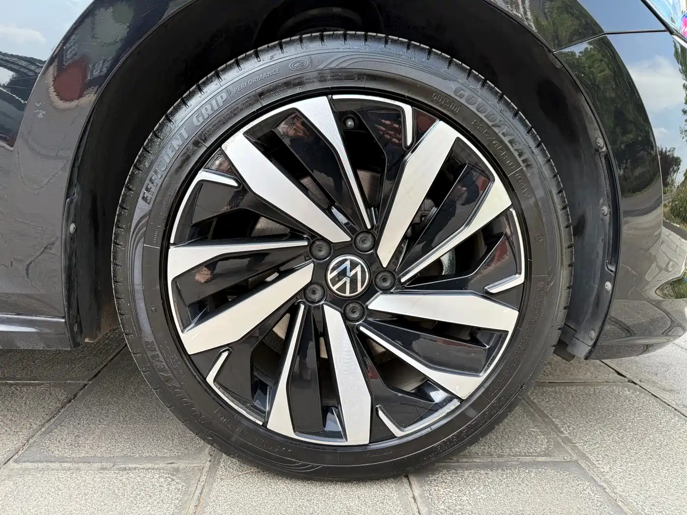 Volkswagen Passat 2022 330TSI Elite Edition фото 34