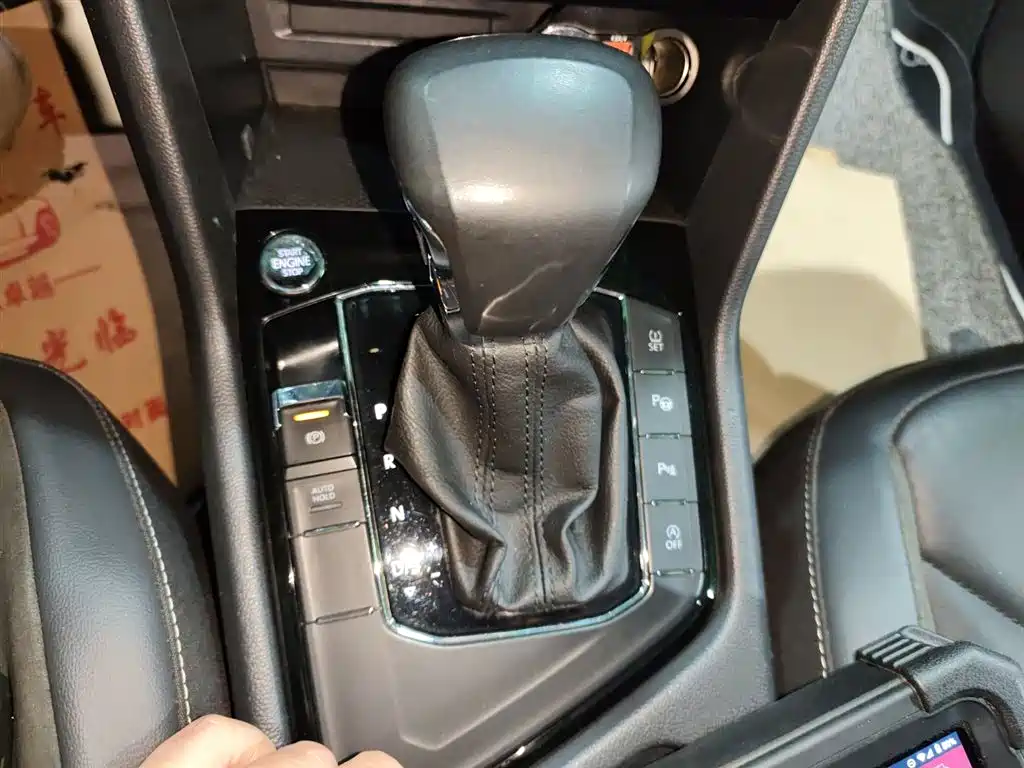Volkswagen Tiguan L 2019 Facelift 330TSI Auto 2WD Smart Luxury China VI фото 14