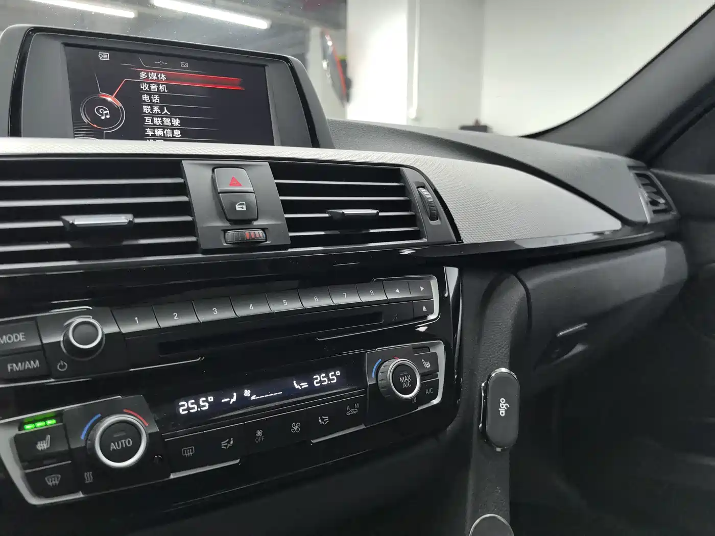 BMW 3 Series 2017 320i M Sport фото 11