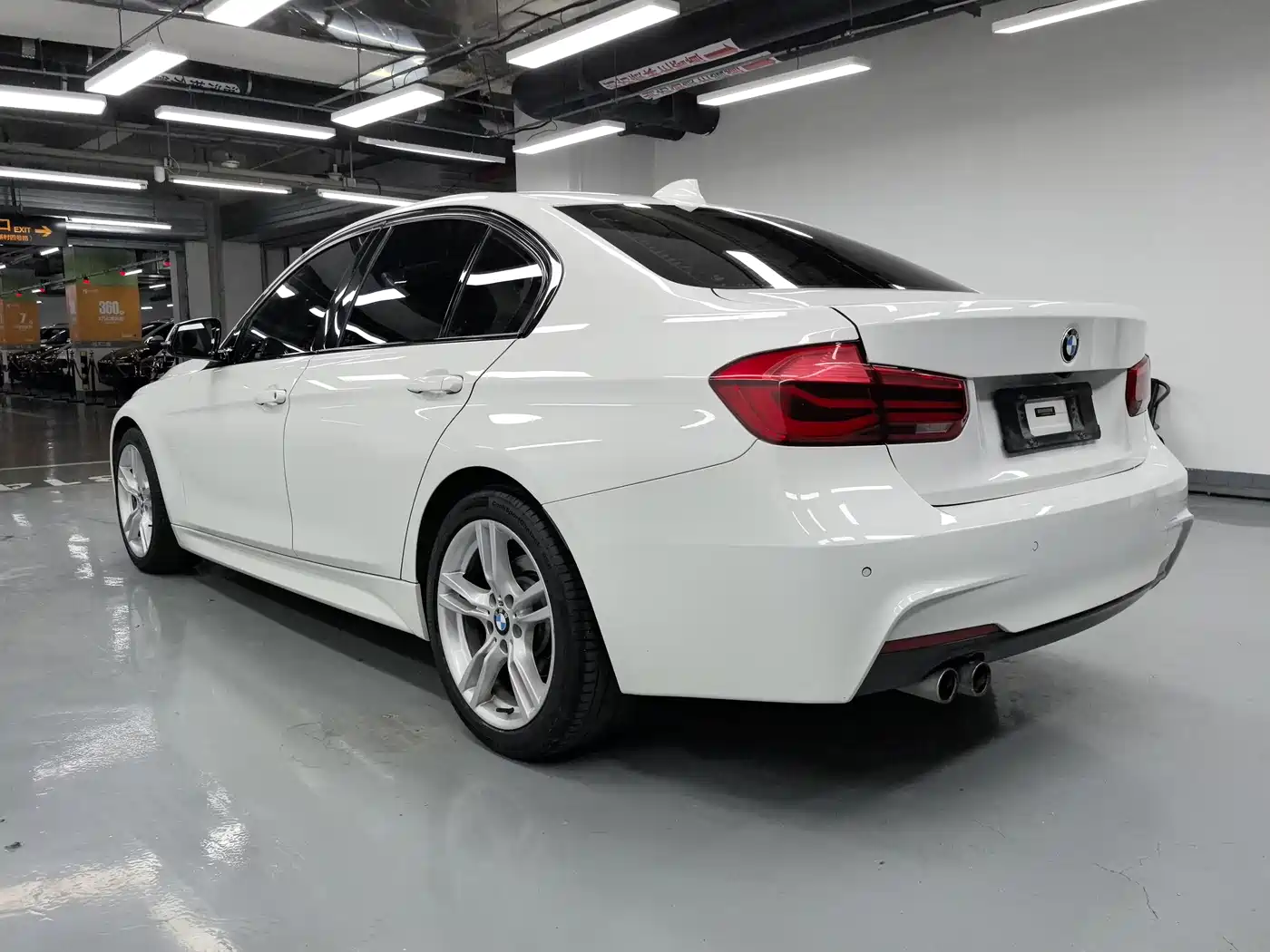 BMW 3 Series 2017 320i M Sport фото 14