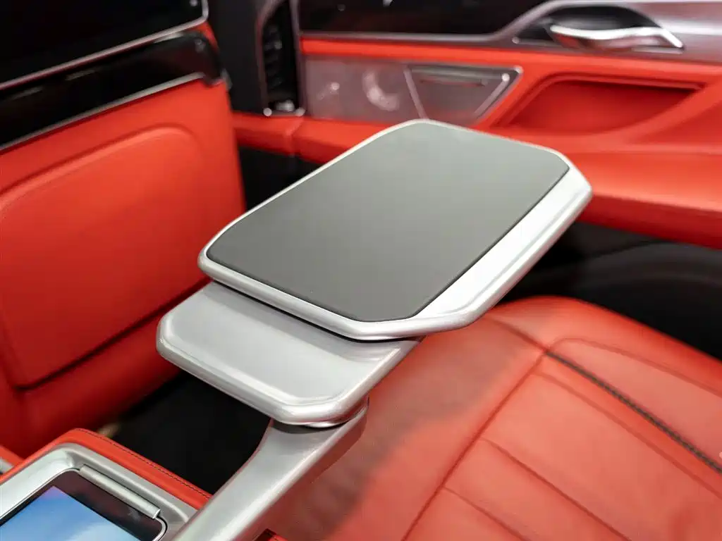 BMW 7 Series 2018 M760Li xDrive фото 14