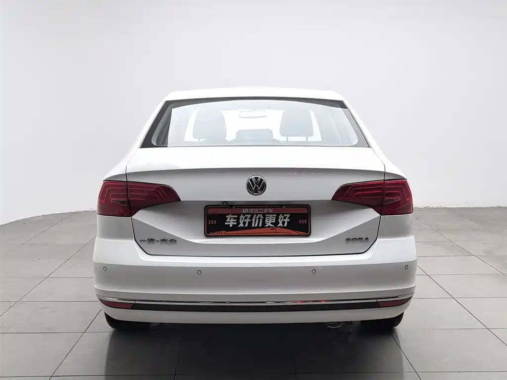 Volkswagen Bora 2017 1.6L Automatic Comfort фото 4