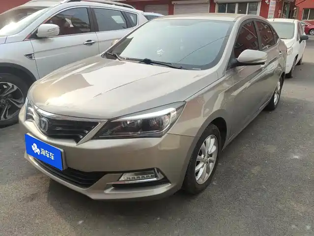 CHANGAN YUEXIANG V7