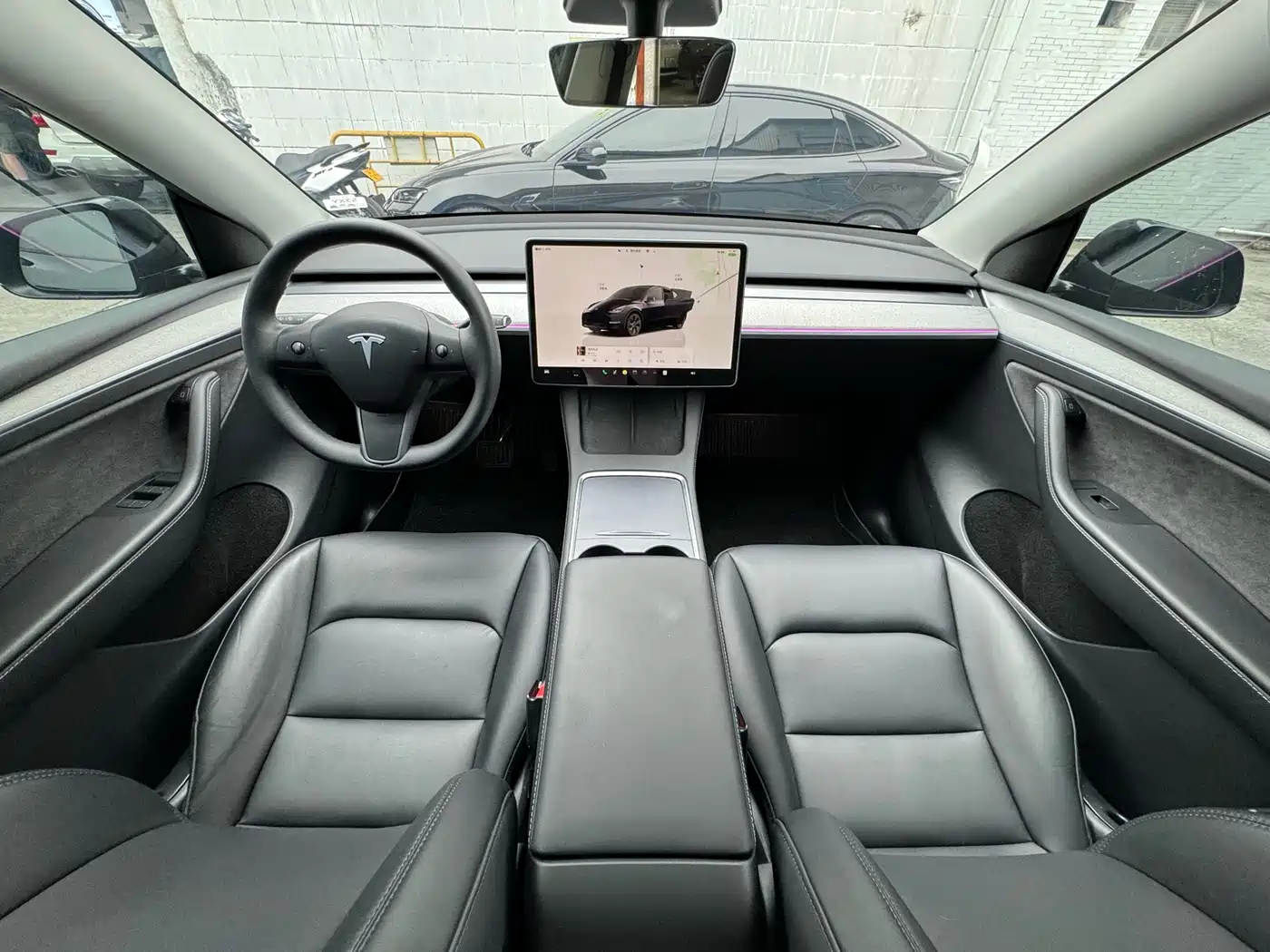 TESLA MODEL Y