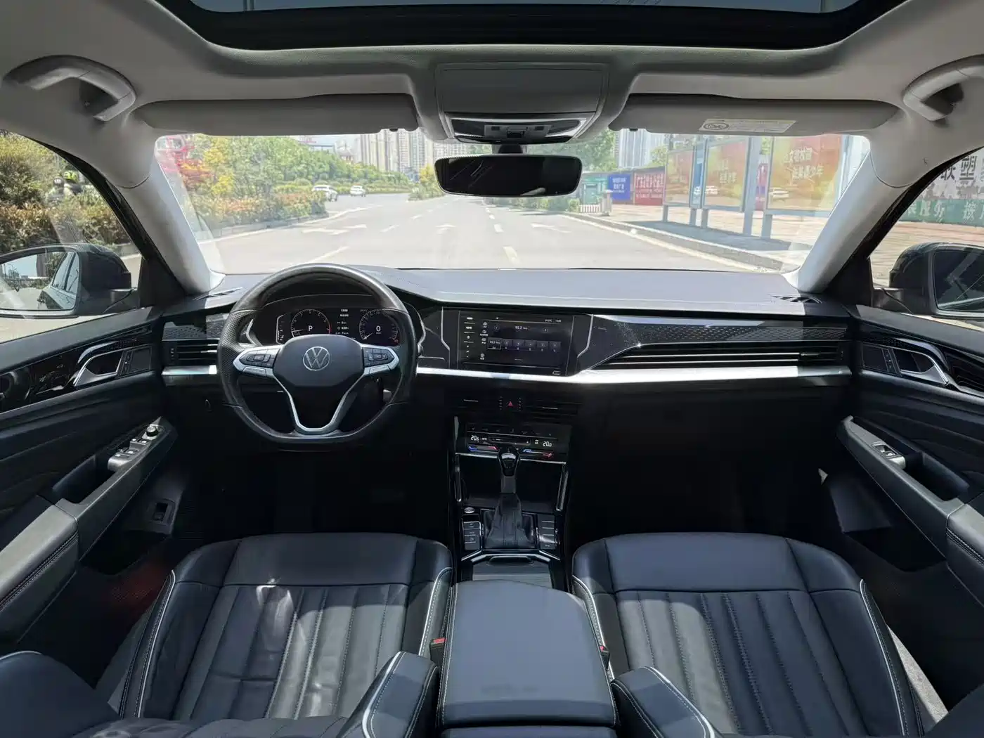 Volkswagen Passat 2022 330TSI Starlight Elite Edition фото 5