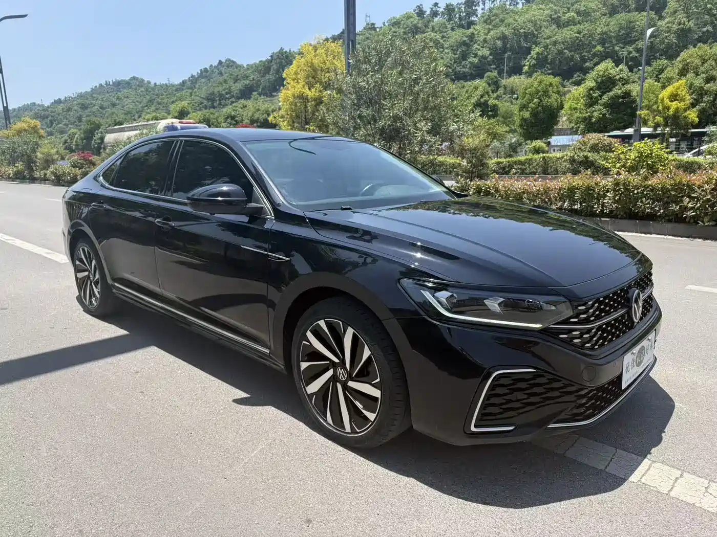 Volkswagen Passat 2022 330TSI Starlight Elite Edition фото 3