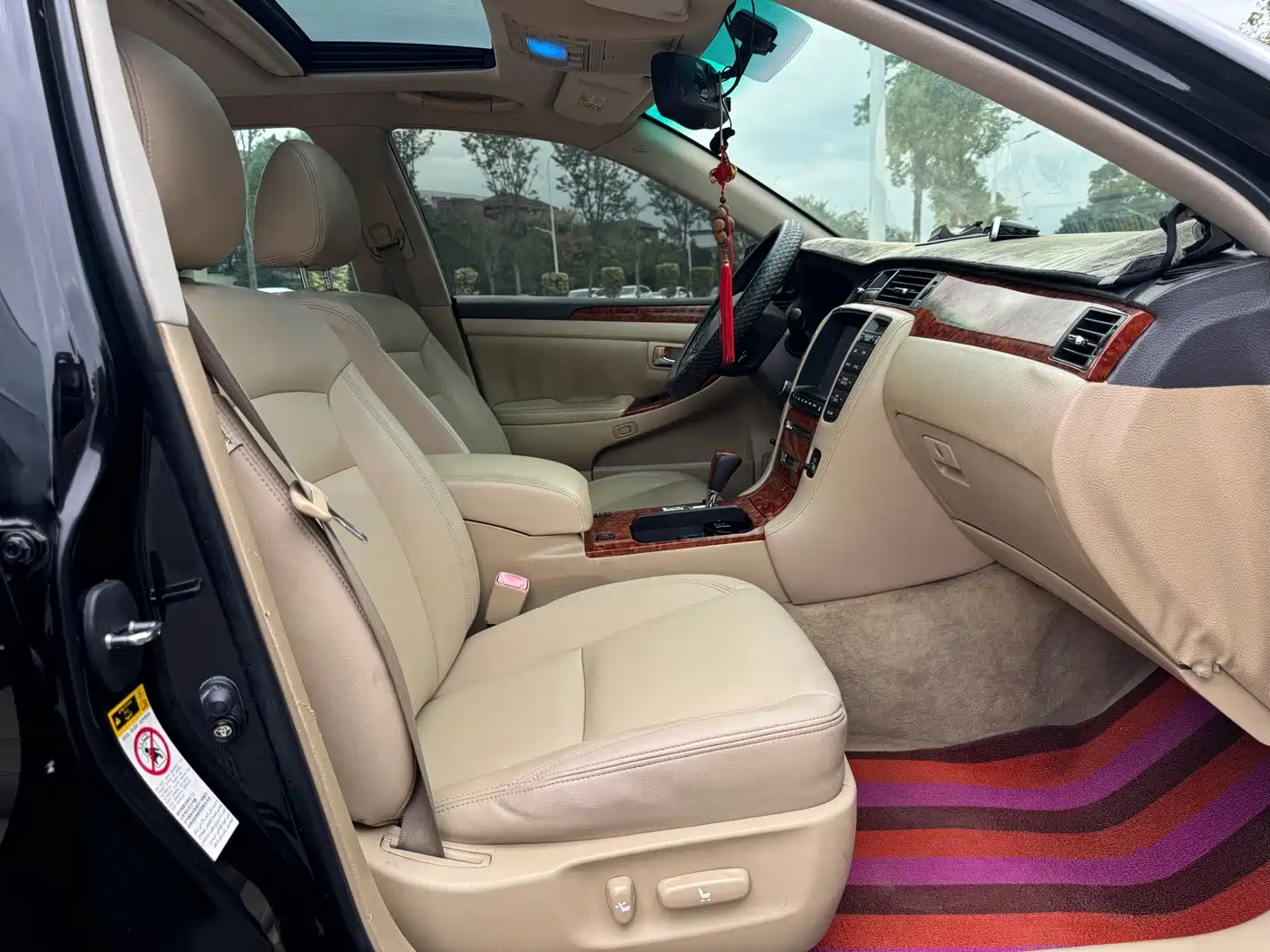 Photo 7 - Toyota Crown