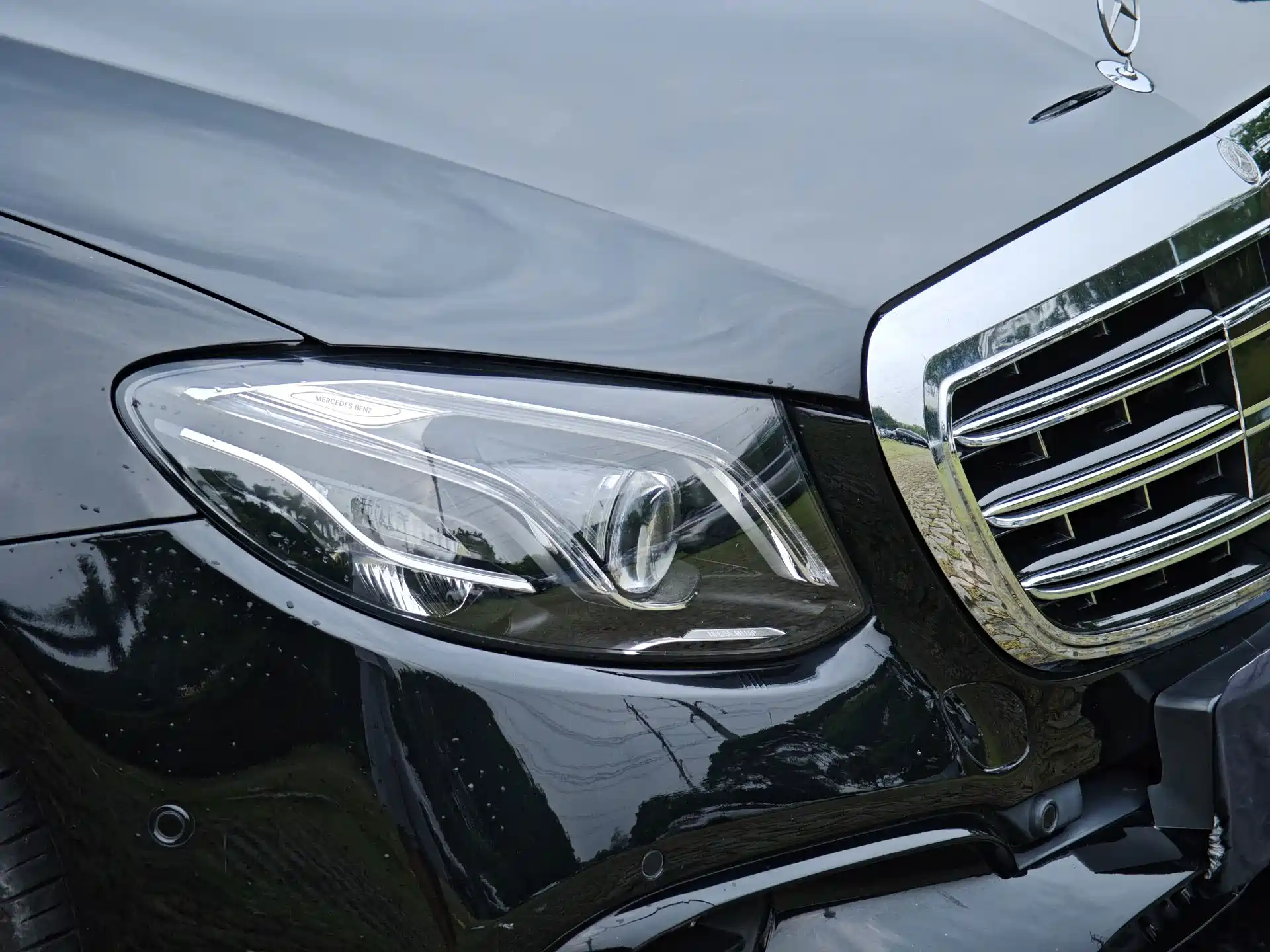 Photo 9 - Mercedes-Benz E-Class