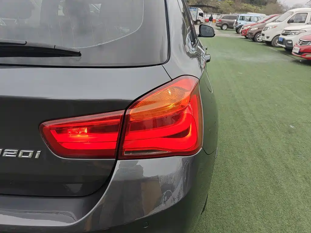 Фото 8 - BMW 1 Series (Import)
