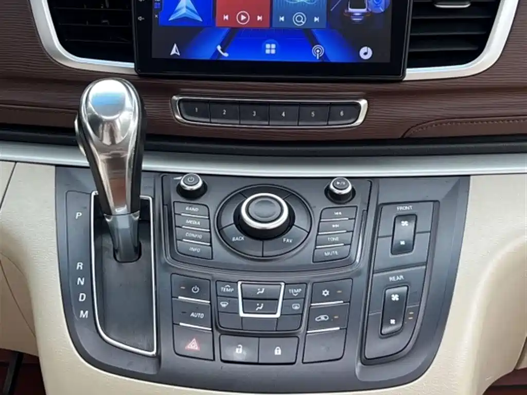 Buick GL8 2014 2.4L CT Luxury Business Comfort фото 10