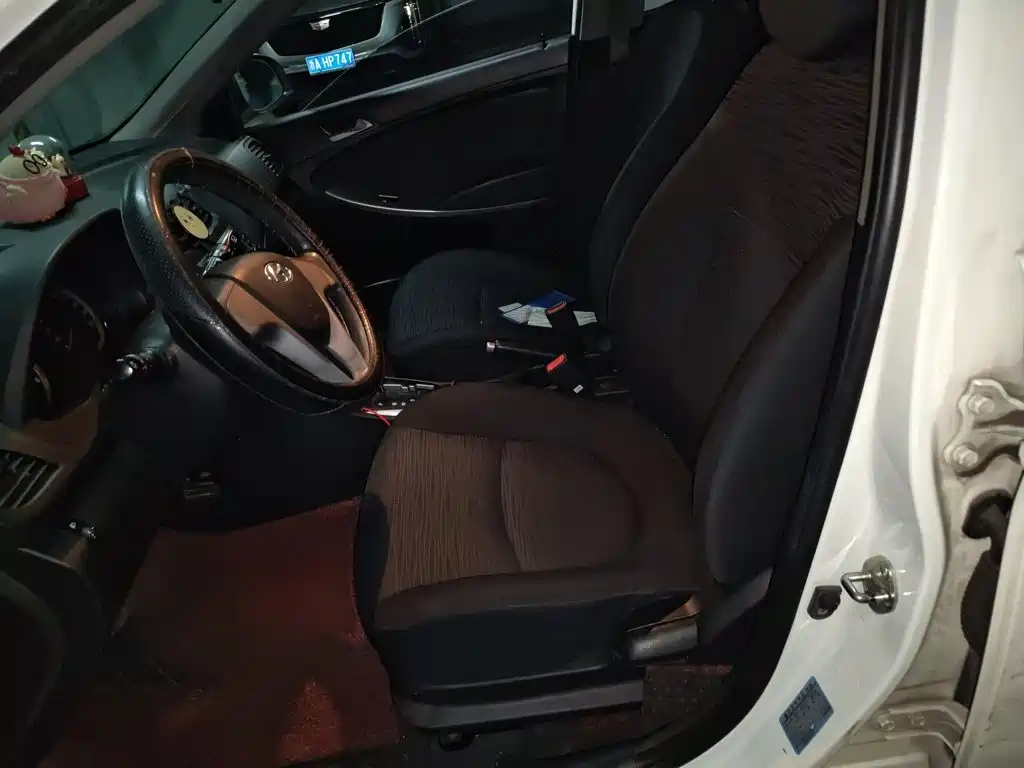 Hyundai Reina 2015 2014 Model 1.4L Automatic GLX