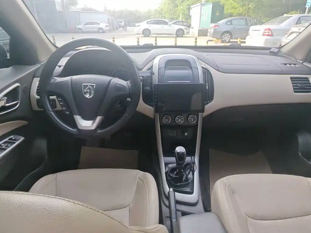 Baojun 630 2014 2013 1.8L Manual Elite
