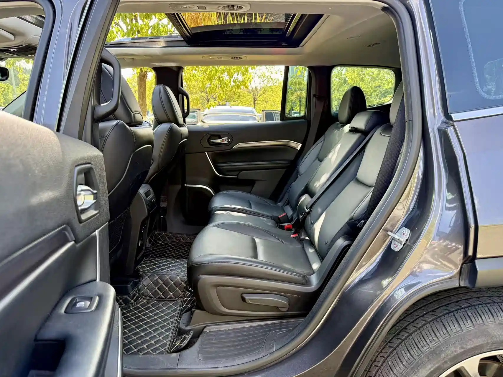 Фото 6 - Jeep Grand Commander