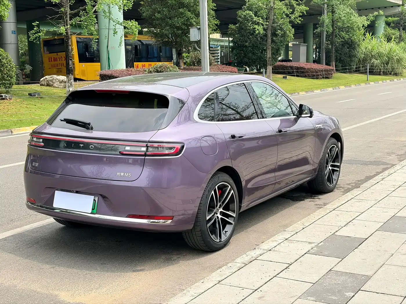 AITO Wenjie AITO M5 2025 Extended Range Ultra AWD фото 16