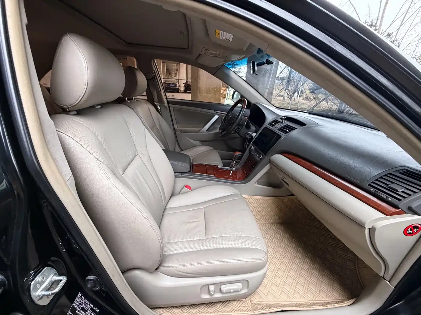 Toyota Camry 2013 200G Classic Luxury Edition фото 15