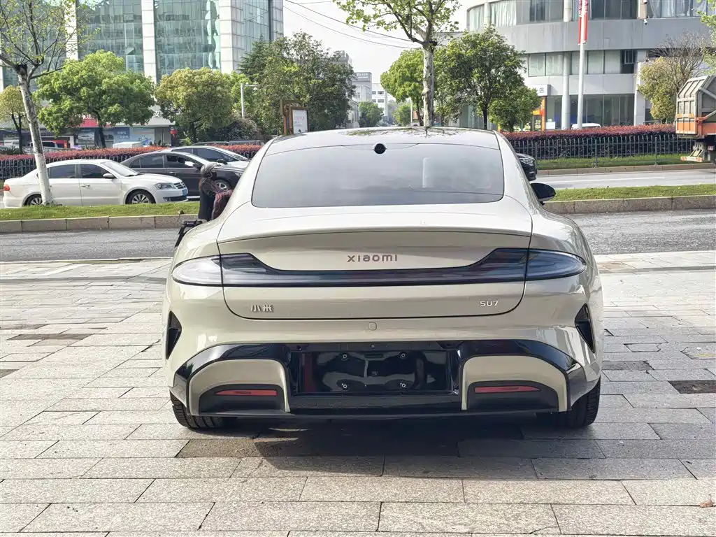 XIAOMI CAR XIAOMI SU7