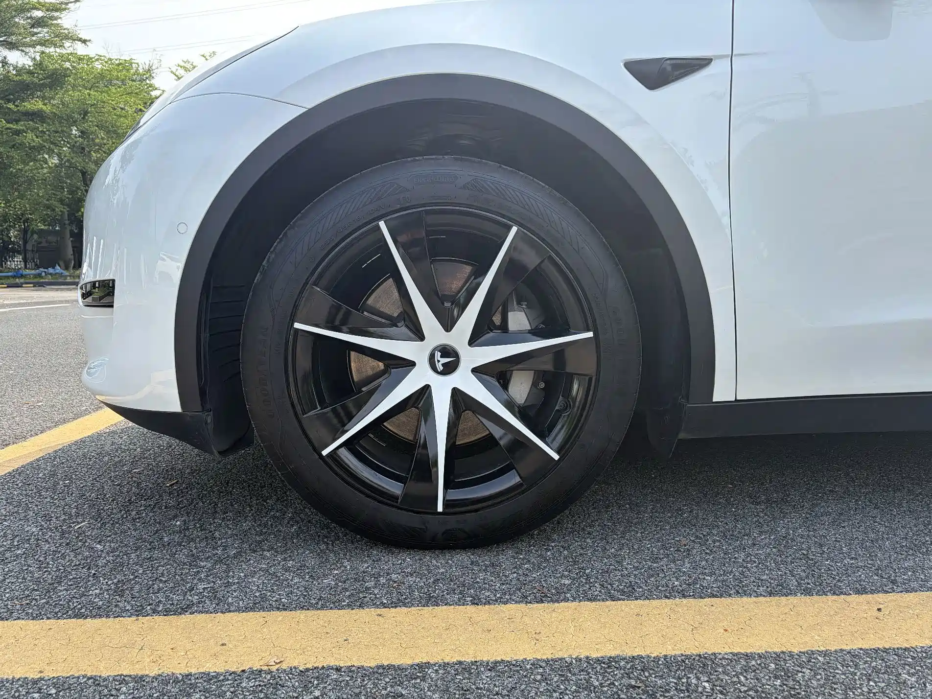 Фото 9 - Tesla Model Y