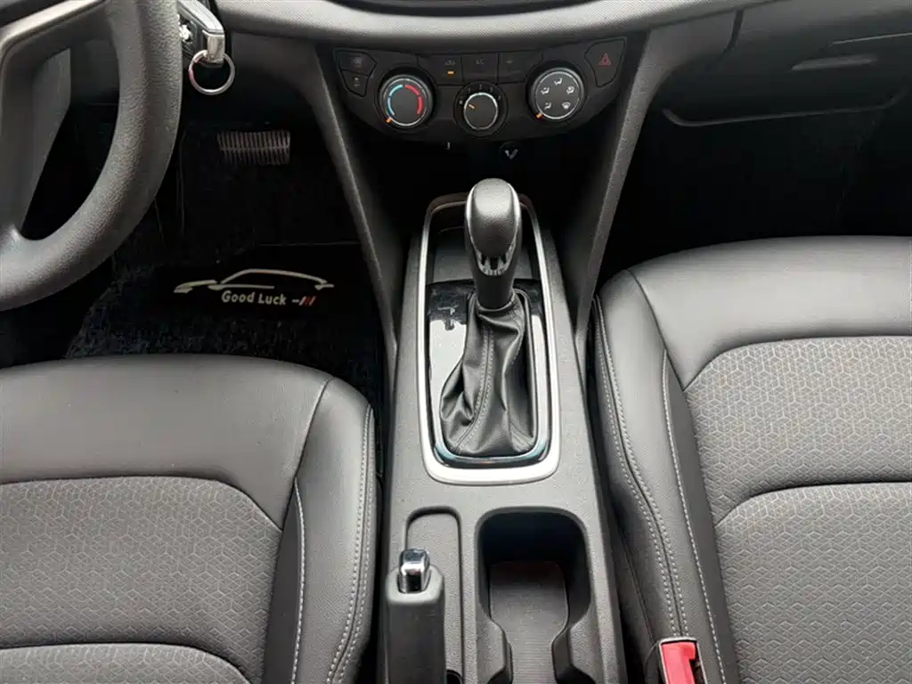 Chevrolet Cavalier 2019 320 Automatic Joy Edition фото 6
