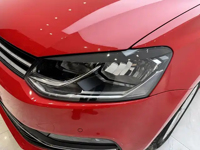 Volkswagen Polo 2018 1.5L Automatic Luxury фото 16