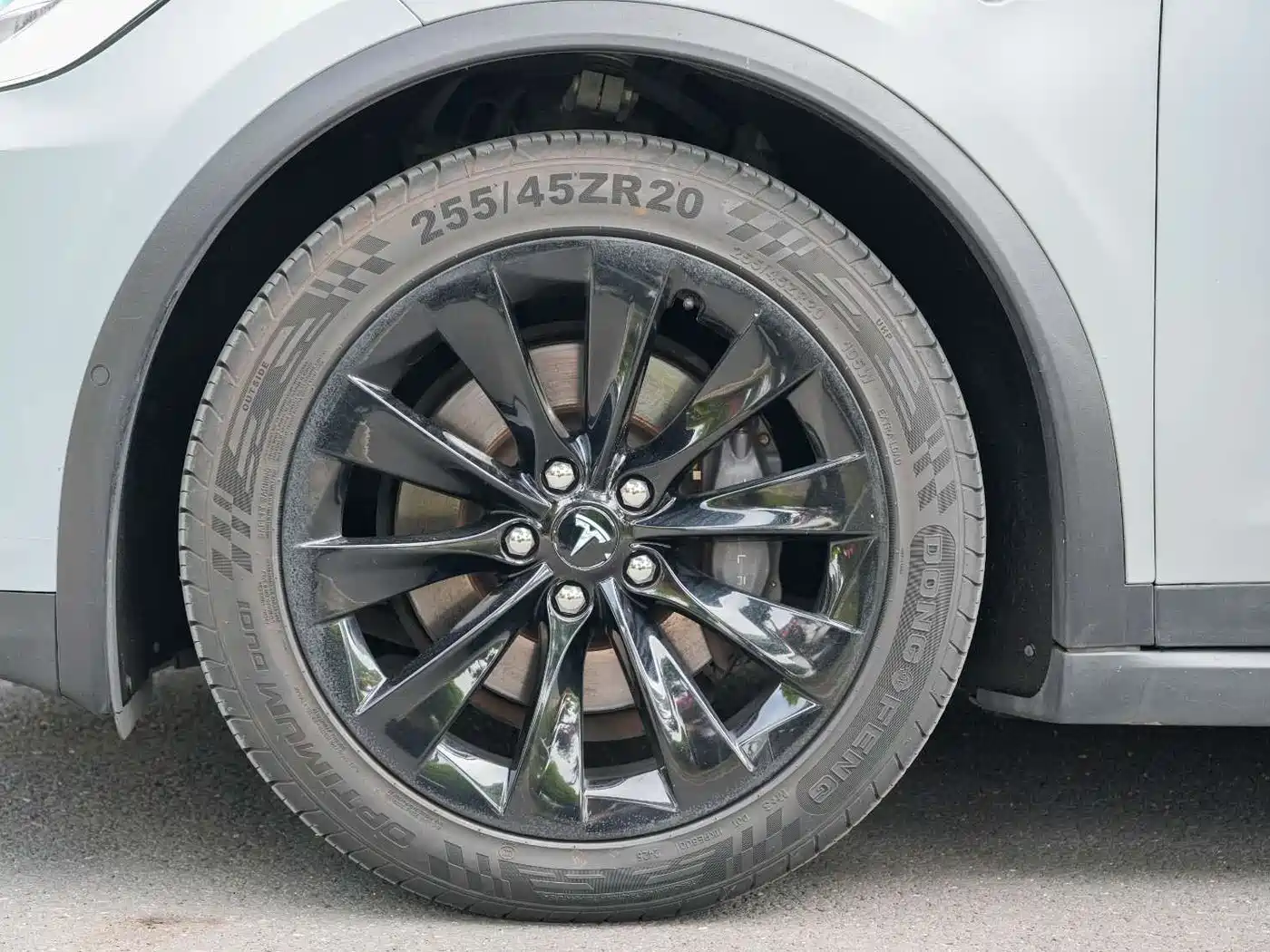 TESLA MODEL X