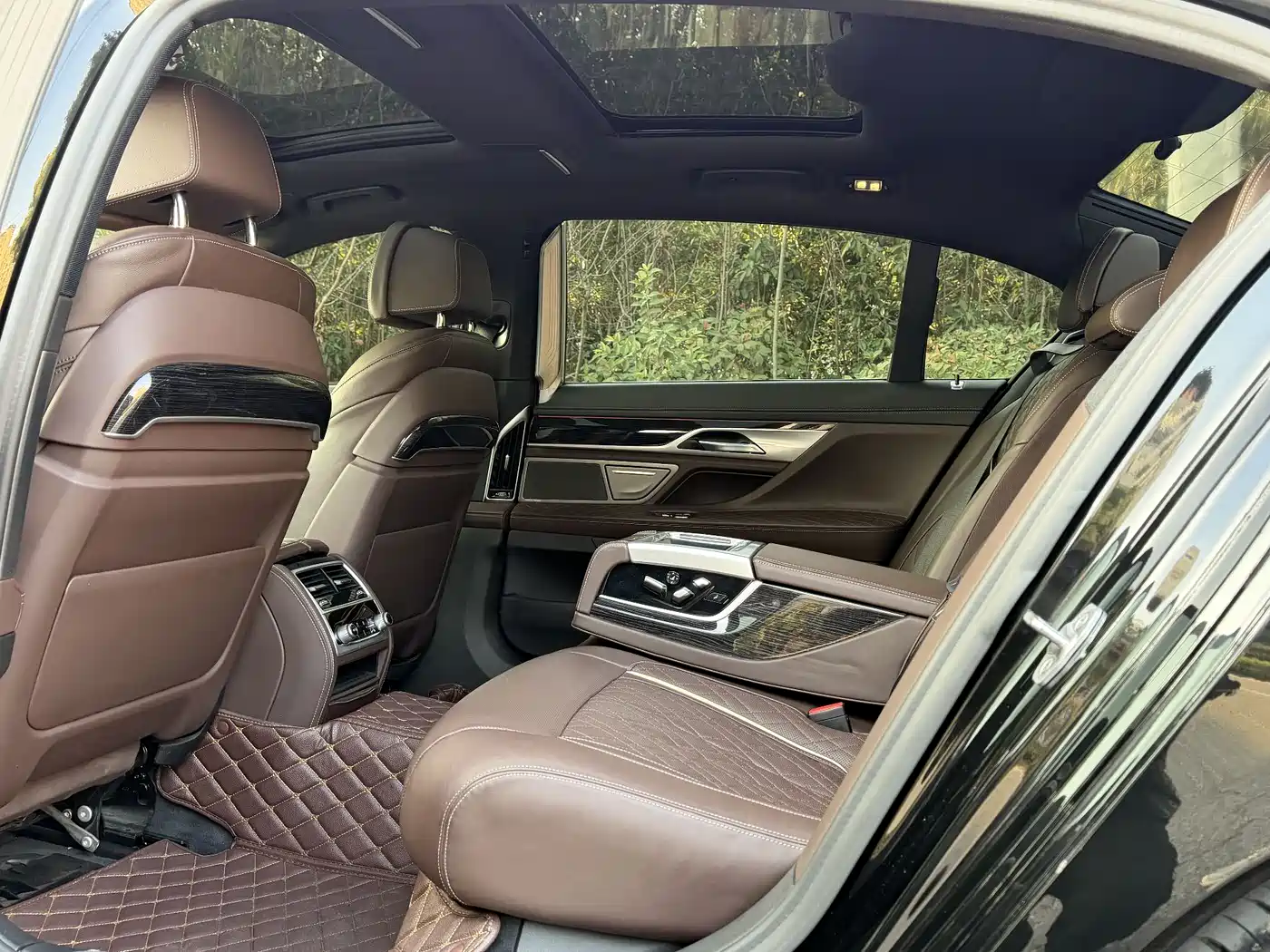 BMW 7 Series 2019 Facelift 740Li Exclusive M Sport Package фото 9