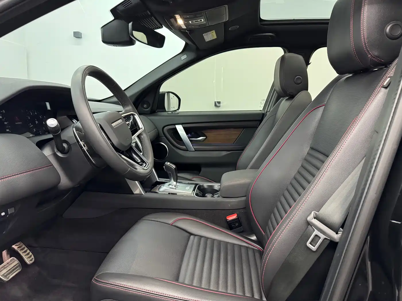Land Rover Discovery Sport 2023 249PS R-Dynamic S Performance Version фото 4
