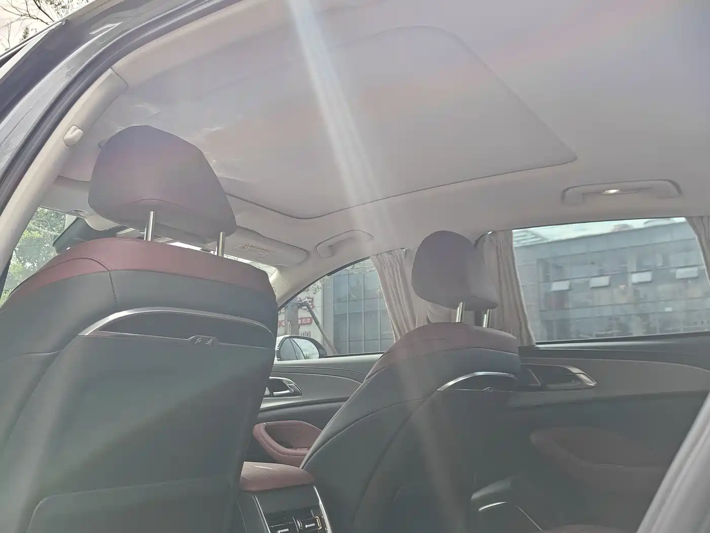 Hongqi H5 2023 1.5T HEV Smart Connect Leader Edition фото 8