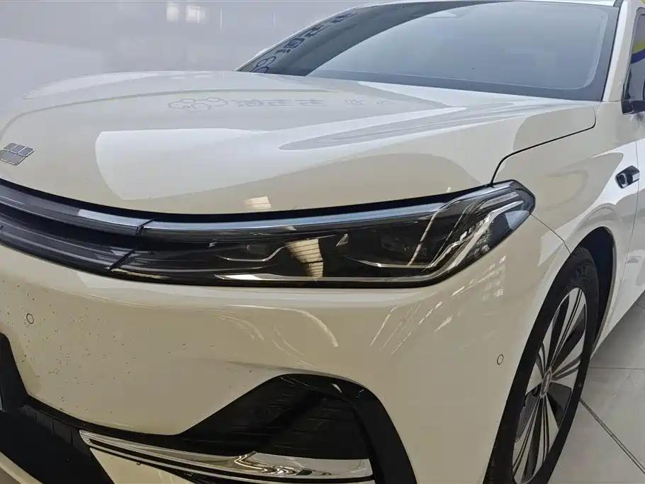 Geely Galaxy Galaxy A7 2025 EM-i 150km Long Voyage Edition фото 5