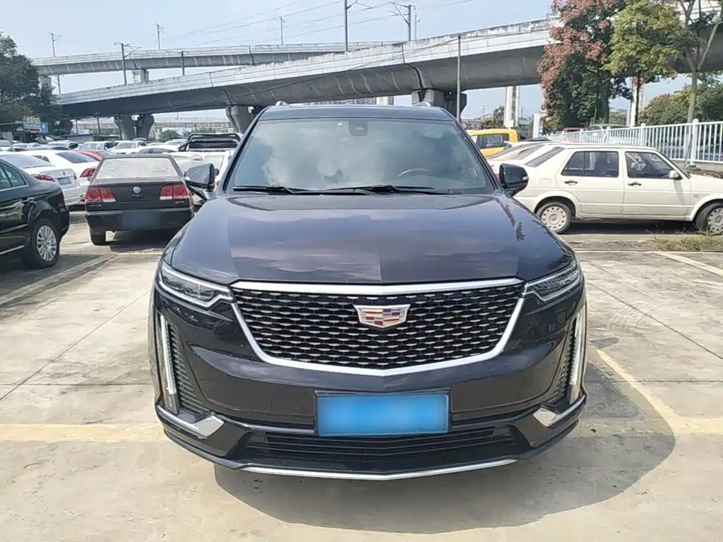 Photo 3 - Cadillac XT6