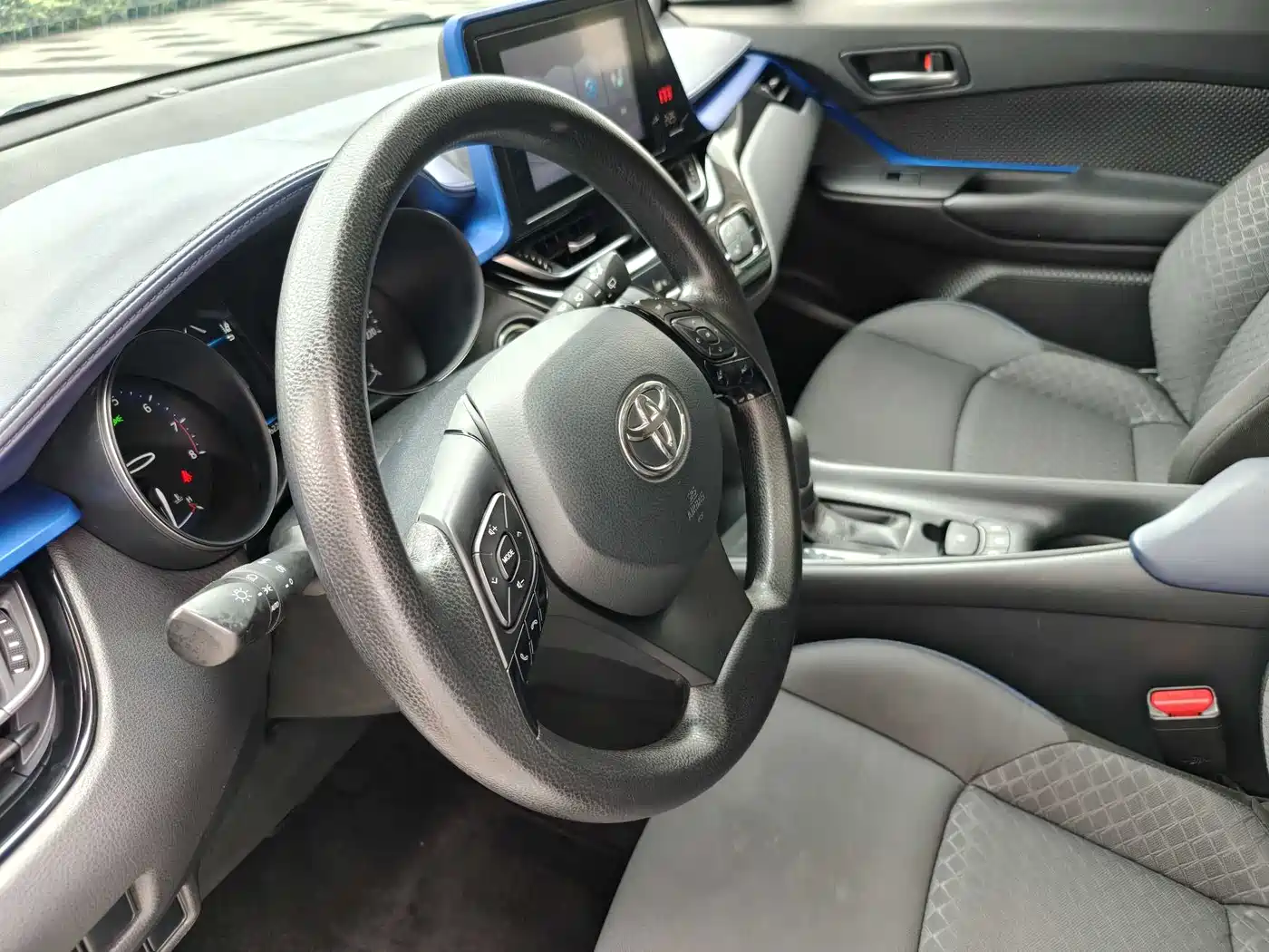 Toyota C-HR 2021 2.0L Comfort Edition фото 12